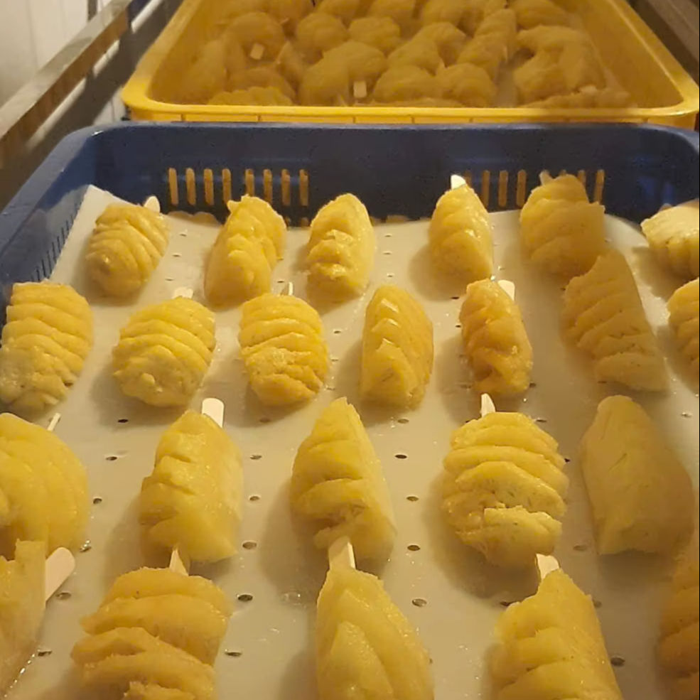 PREMIUM FROZEN PINEAPPLE – VIETNAM | TROPICAL FRUIT FOR JUICE & DESSERTS
