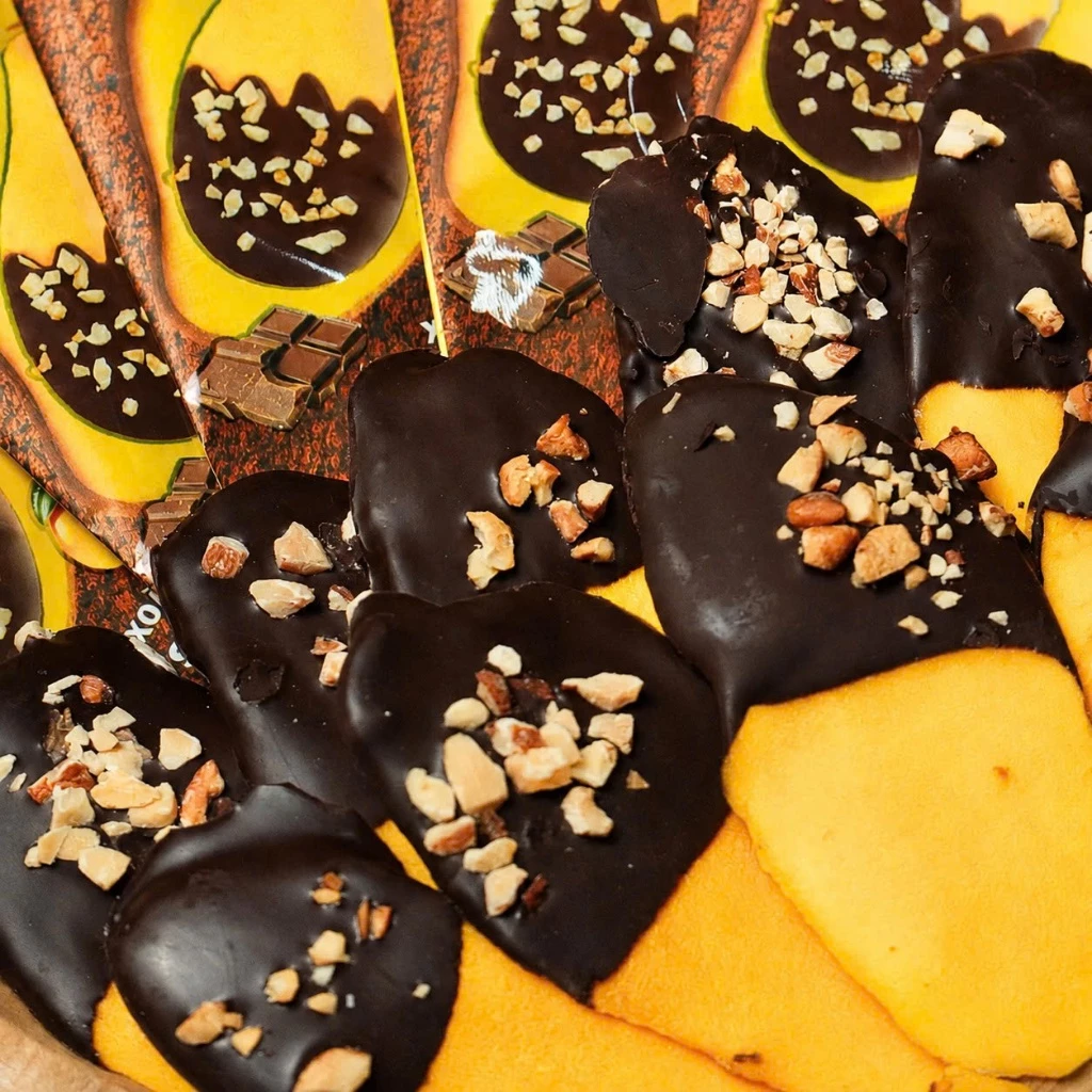 CHOCOLATE-DIPPED ALMOND SOFT-DRIED MANGO 100G – VIETNAM | PREMIUM TROPICAL FRUIT SNACK 3