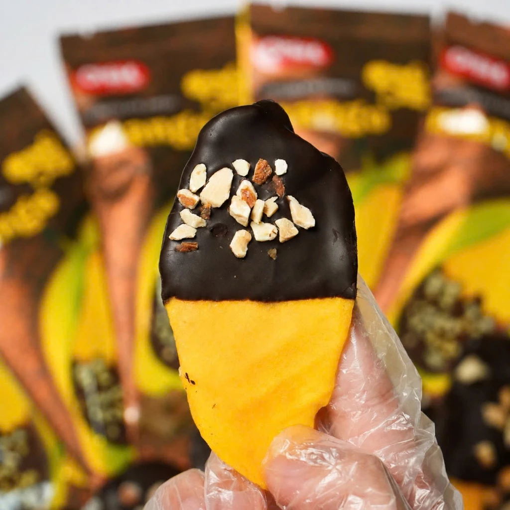 CHOCOLATE-DIPPED ALMOND SOFT-DRIED MANGO 100G – VIETNAM | PREMIUM TROPICAL FRUIT SNACK 4
