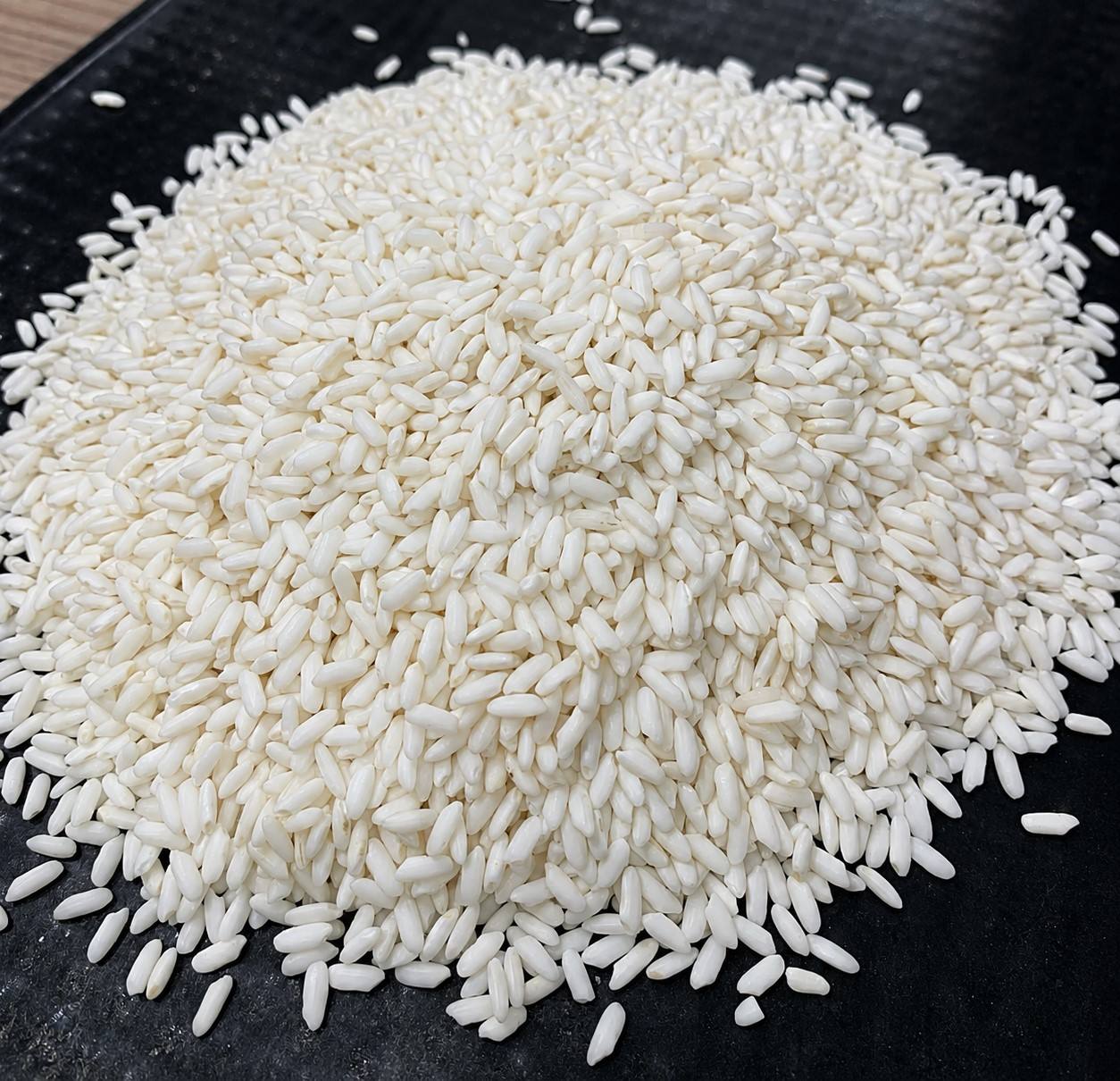 PREMIUM VIETNAMESE SHORT-GRAIN GLUTINOUS RICE – SOFT & STICKY | WHOLESALE EXPORT
