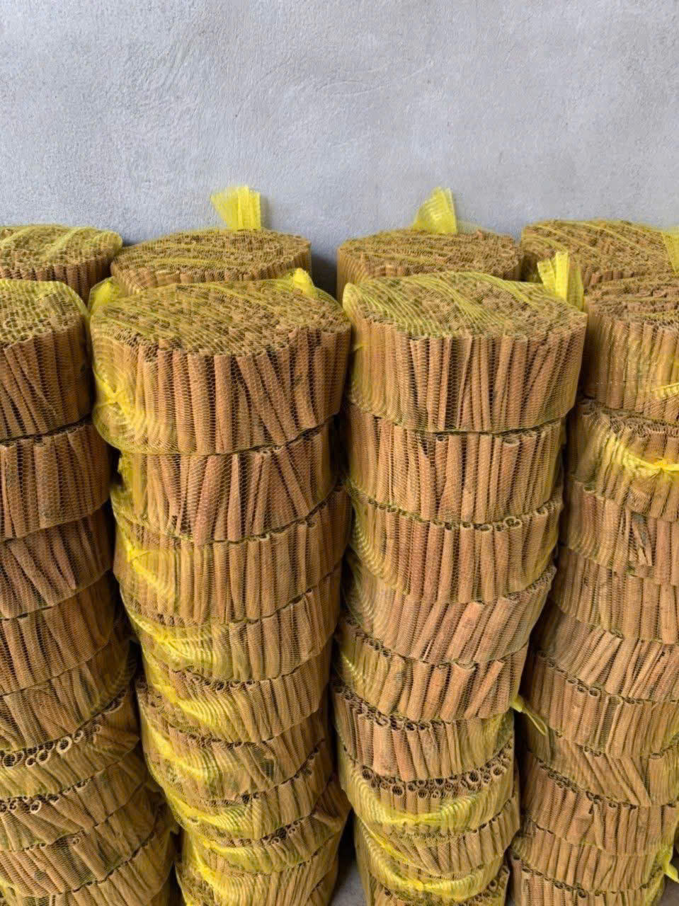 VIETNAMESE CINNAMON STICKS 6–10CM – NATURAL DRIED SPICE | RETAIL & PRIVATE LABEL