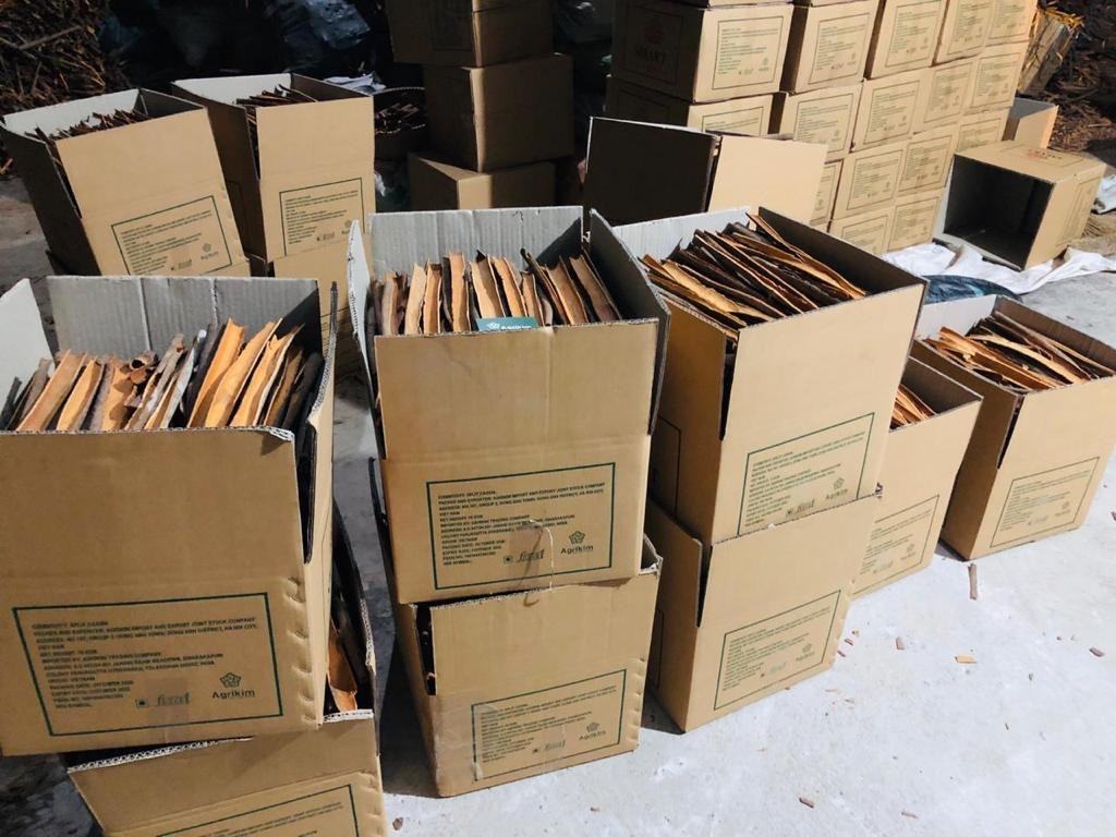 Chất lượng hàng đầu Quế Cassia Bark Stick bán buôn khô quế cuộn được sản xuất bởi đáng tin cậy Việt Nam nhà sản xuất 2