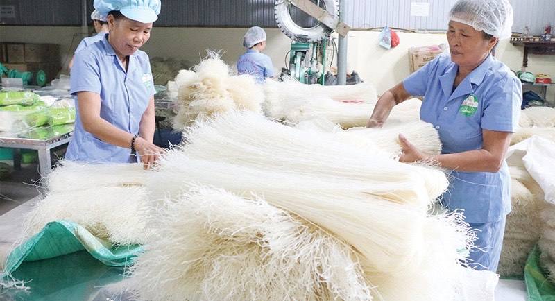 PREMIUM VIETNAMESE WHITE RICE NOODLES – 100% RICE FLOUR | VEGETABLE-BASED | BULK EXPORT 4