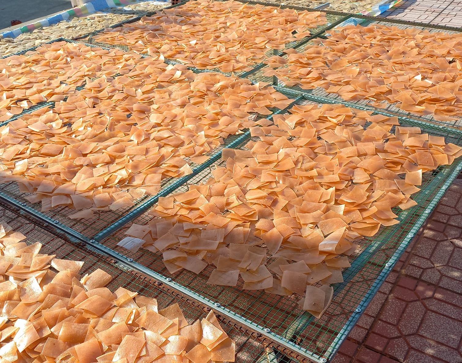 PREMIUM VIETNAMESE SPICY SHRIMP CRACKERS – CRISPY READY-TO-EAT SNACK | RICE & SHRIMP FLOUR 3