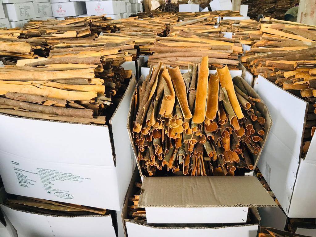 VIETNAMESE CASSIA CINNAMON STICKS – PREMIUM DRIED SPICE IN BULK, WHOLESALE EXPORT SUPPLY 2