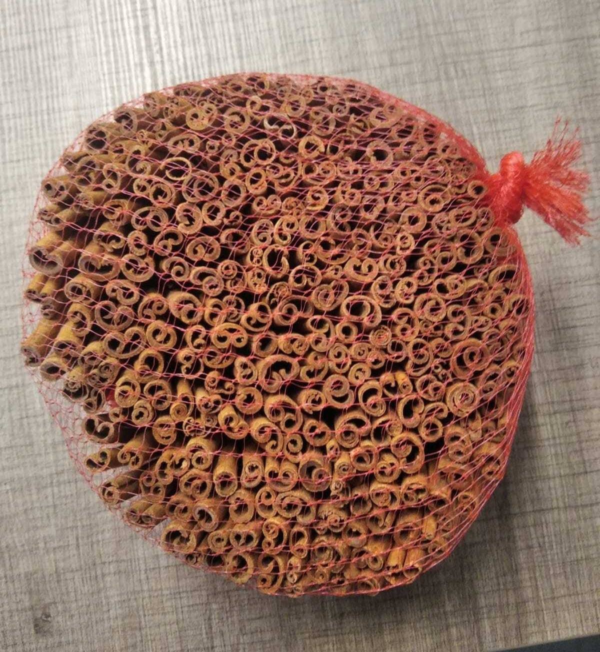 PREMIUM VIETNAMESE DRIED CASSIA CINNAMON QUILLS FOR EXPORT – WHOLE ROLLED SPICE STICKS WHOLESALE 2