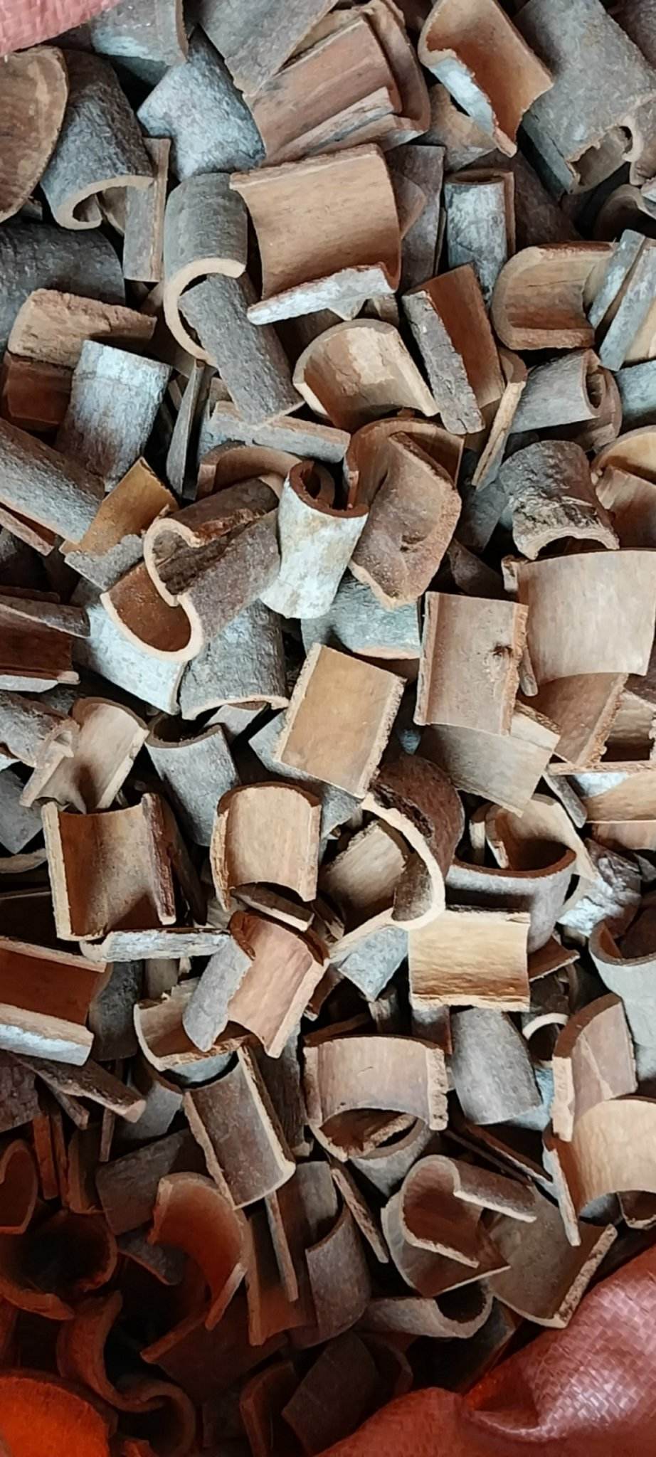 PURE VIETNAMESE DRIED CASSIA CINNAMON FOR EXPORT – NATURAL COLOR, 10KG PACK, 24-MONTH SHELF LIFE 4