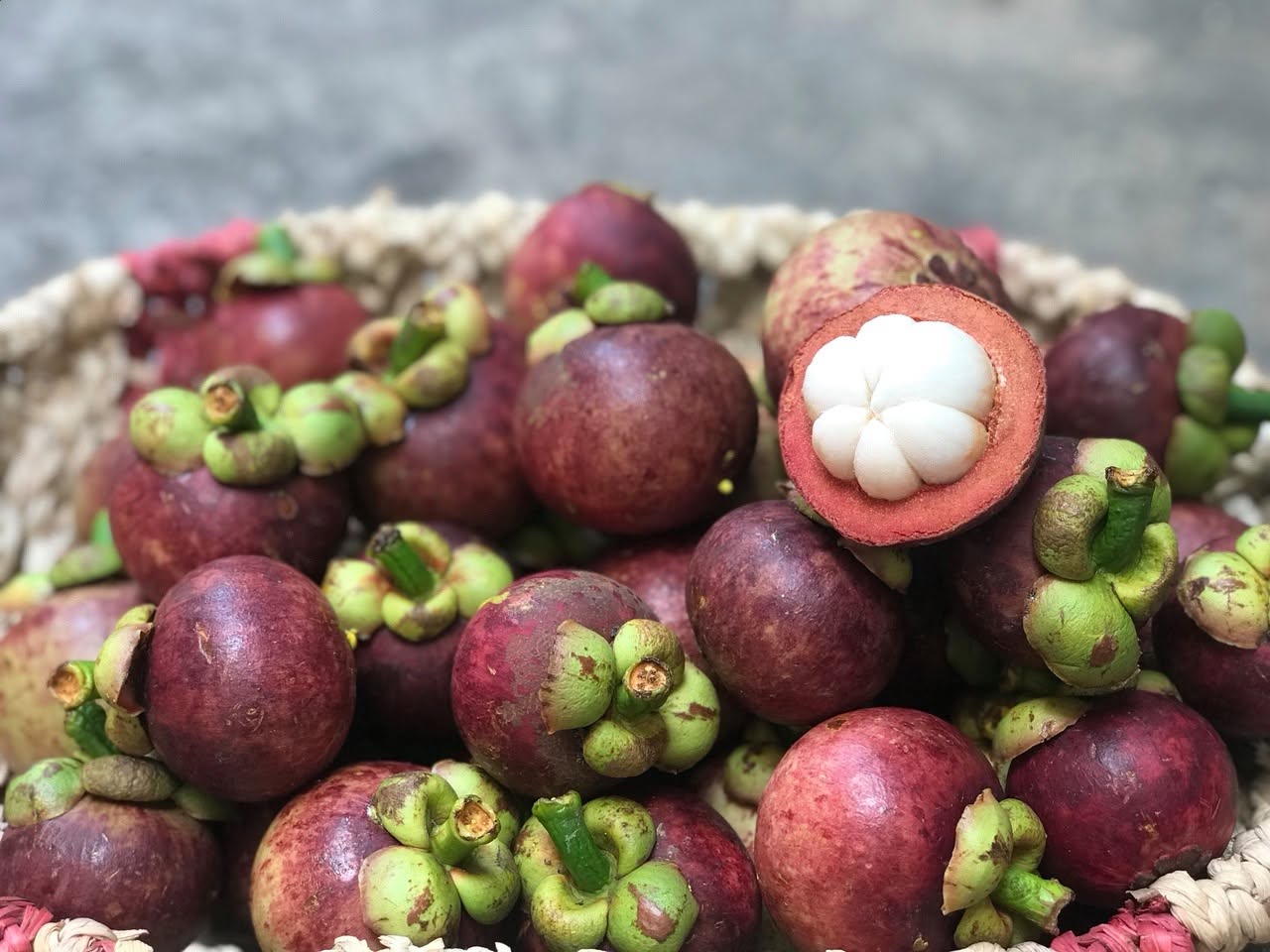 PREMIUM BEN TRE VIETNAMESE MANGOSTEEN – FRESH PURPLE TROPICAL FRUIT FOR WHOLESALE EXPORT 3