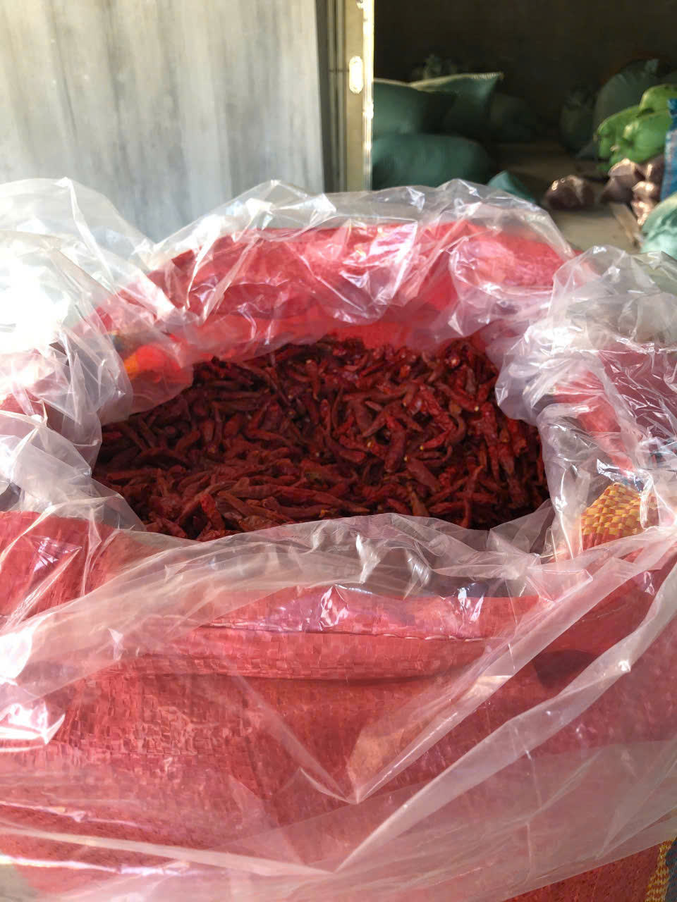 PREMIUM VIETNAMESE WHOLE RED FRESH CHILI PEPPERS – FACTORY DIRECT WHOLESALE & GLOBAL EXPORT 2