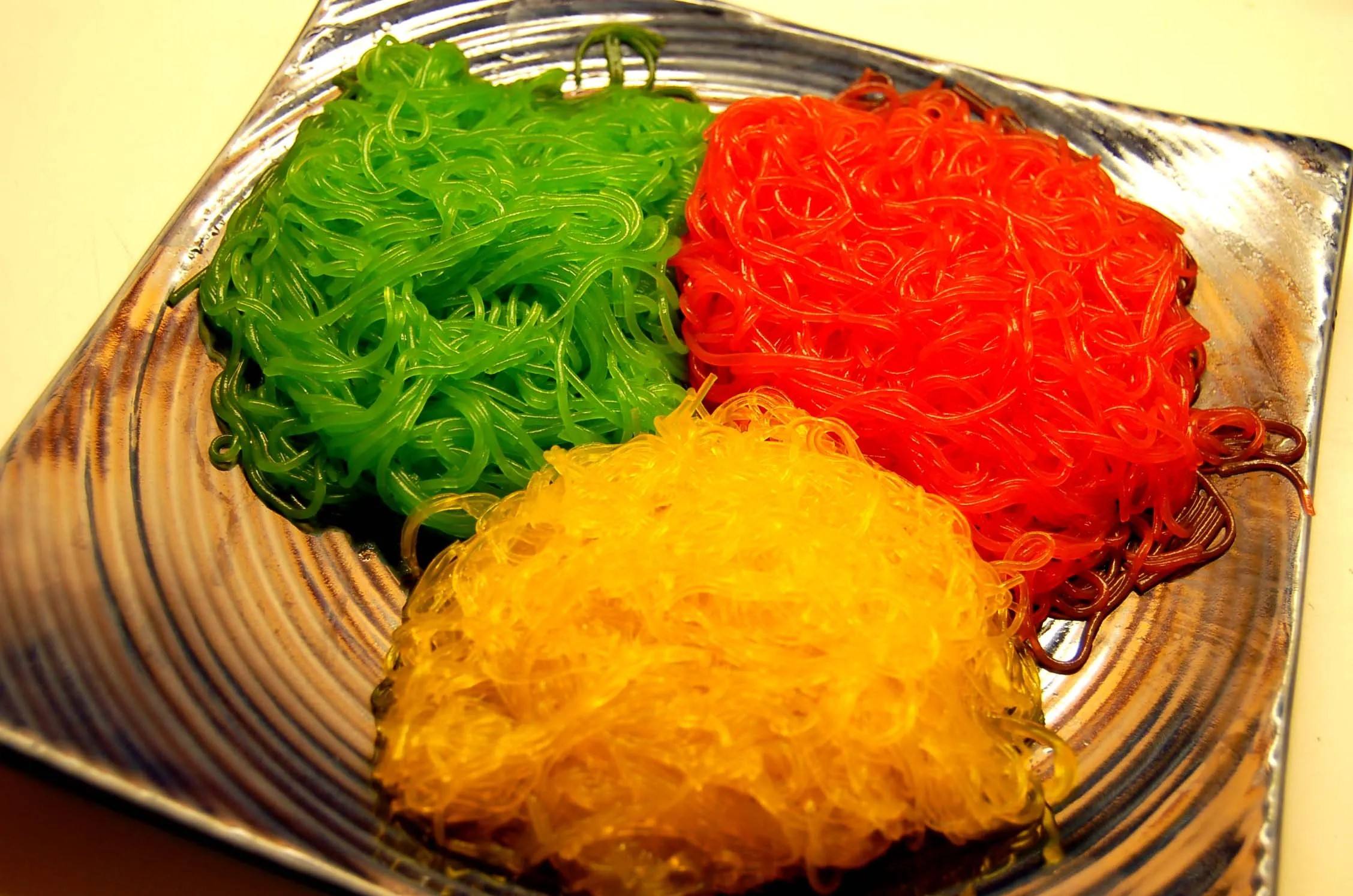 VIETNAMESE MULTICOLOR DRIED RICE NOODLES 500G – VACUUM-PACKED FOOD PRODUCT 4
