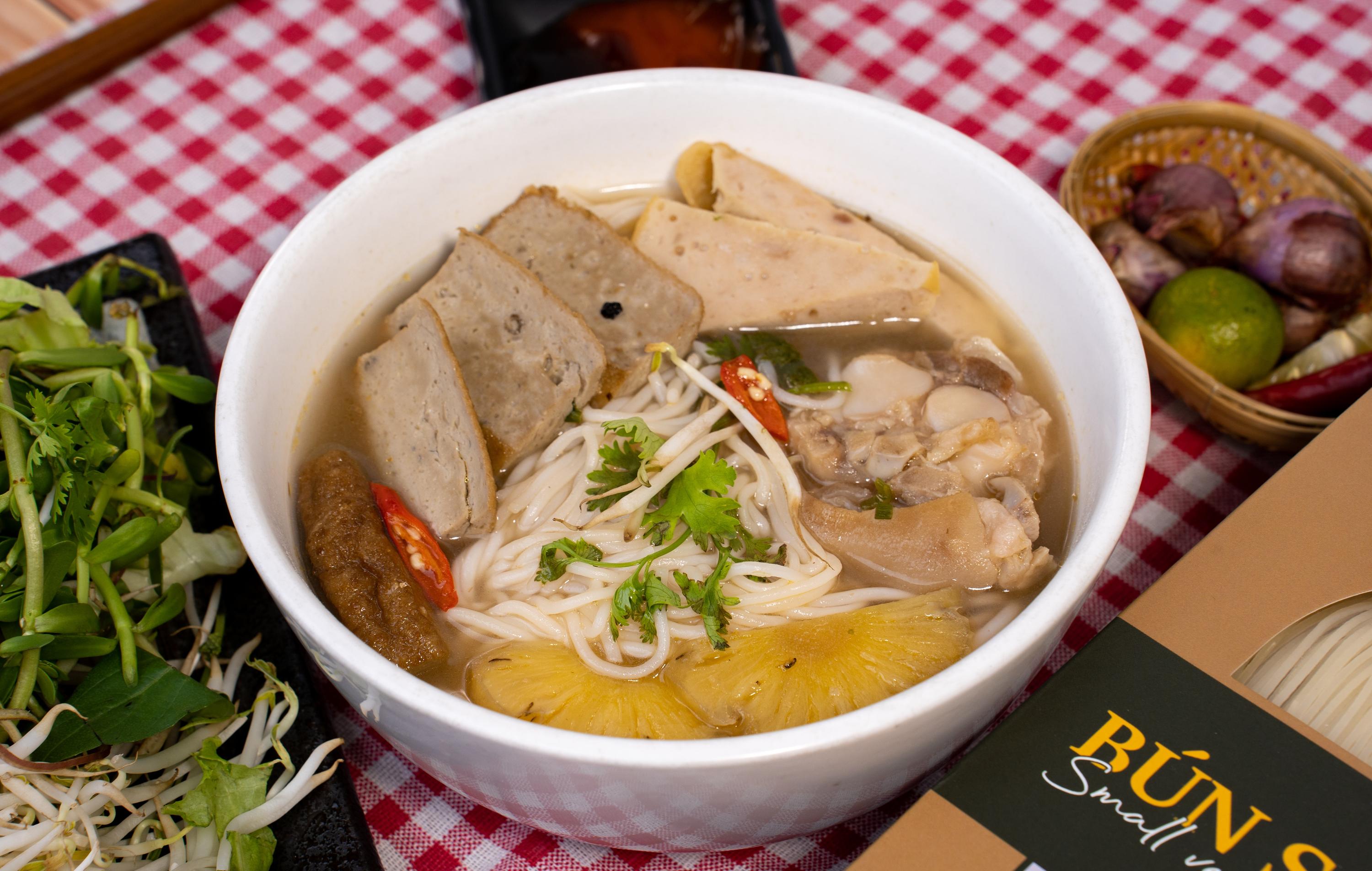 PREMIUM VIETNAMESE INSTANT RICE NOODLES – QUALITY INGREDIENTS FOR GOURMET TASTES AND CULINARY PROFESSIONALS 2