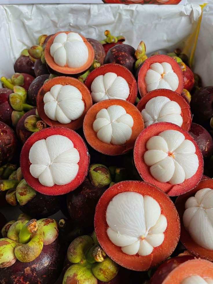 PREMIUM FRESH VIETNAMESE MANGOSTEEN – PURPLE TROPICAL FRUIT SORTED AND PACKED FOR EXPORT SHIPPING 4