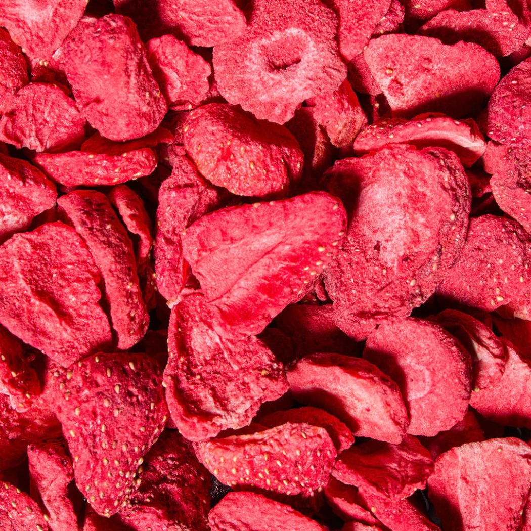 VIETNAMESE CRISPY WHOLE DRIED STRAWBERRIES – PREMIUM FRUIT SNACK SUPPLY FOR WHOLESALE AND EXPORT 4