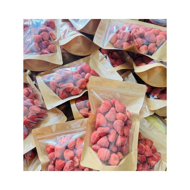 PREMIUM VIETNAMESE PURE DRIED STRAWBERRIES – WHOLESALE EXPORT FOR PREMIUM FOOD SERVICE AND FRUIT SNACK MARKETS 2
