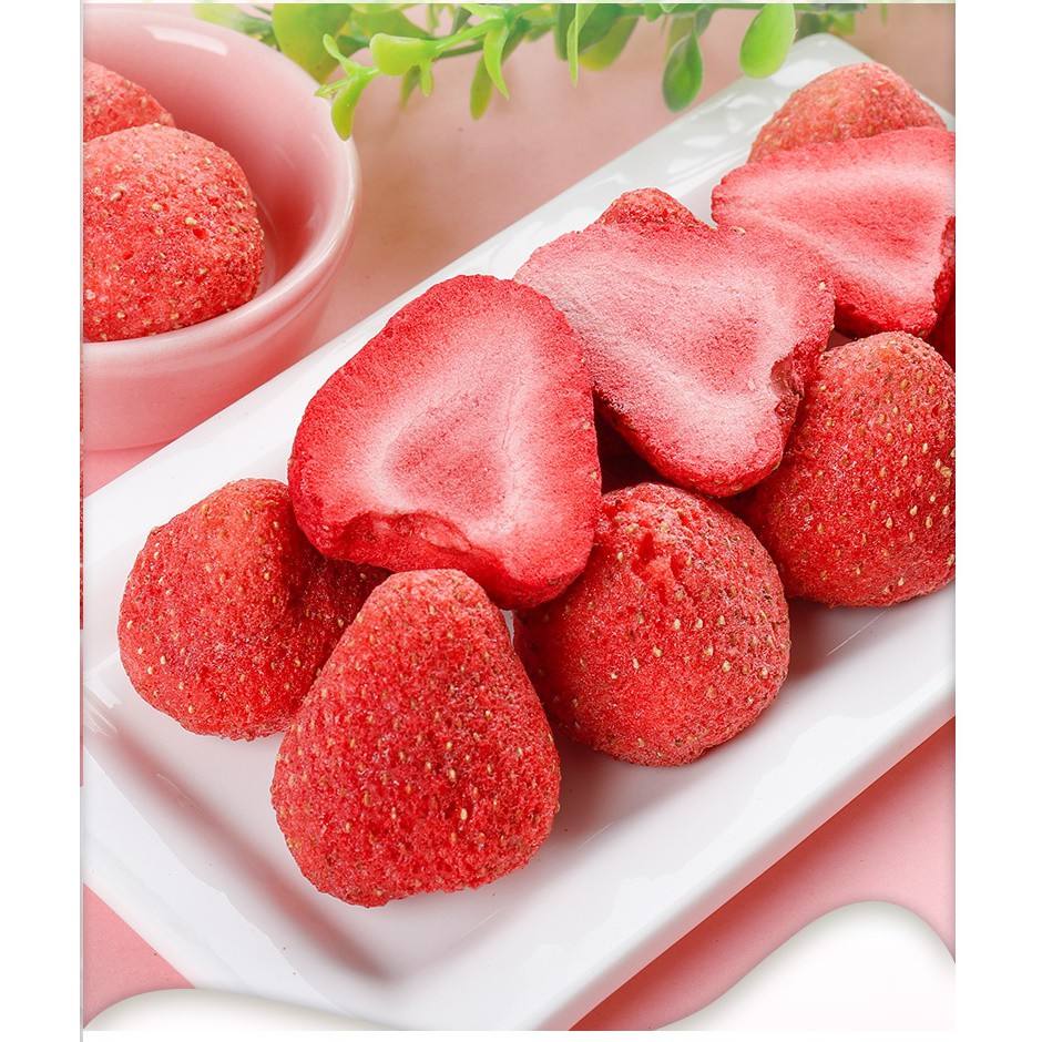 PREMIUM VIETNAMESE FREEZE-DRIED STRAWBERRIES (FD) – LIGHT, CRISP FRUIT INGREDIENT FOR WHOLESALE EXPORT