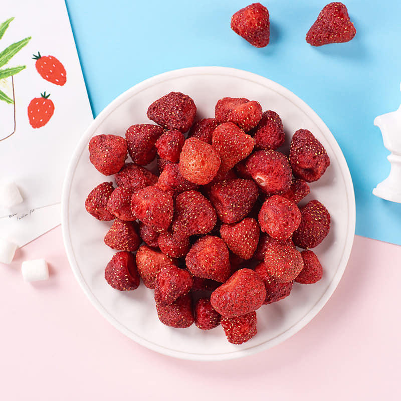 PREMIUM VIETNAMESE FREEZE-DRIED STRAWBERRIES (FD) – LIGHT, CRISP FRUIT INGREDIENT FOR WHOLESALE EXPORT 2