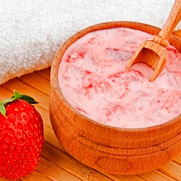 PREMIUM VIETNAMESE STRAWBERRY POWDER – EASY-BLENDING FRUIT INGREDIENT FOR BEVERAGES, DESSERTS AND FOOD MANUFACTURING