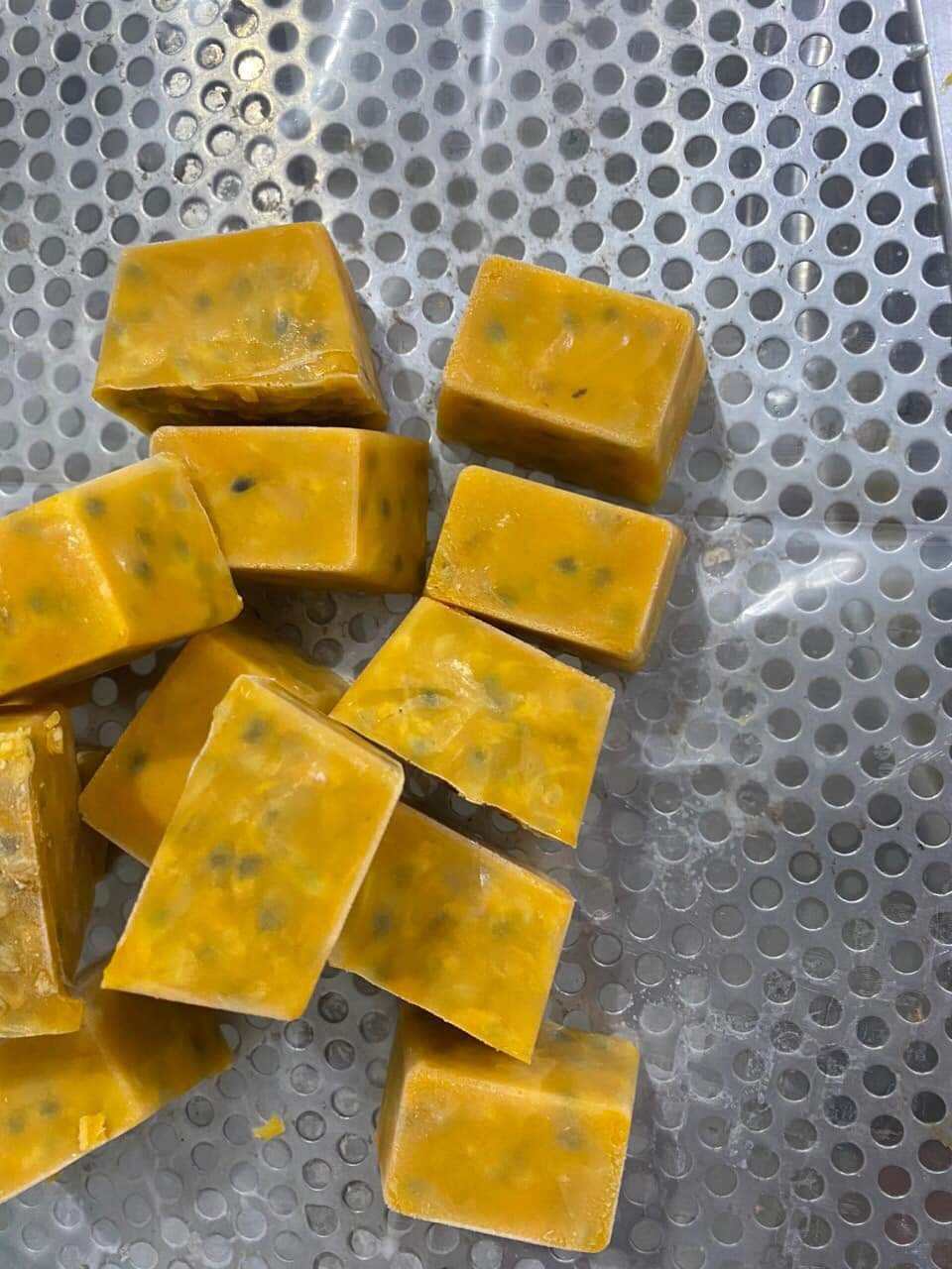 PREMIUM VIETNAMESE IQF FROZEN PASSION FRUIT – 100% NATURAL FRUIT FOR JUICE PRODUCTION, YEAR-ROUND BULK EXPORT SUPPLY 2