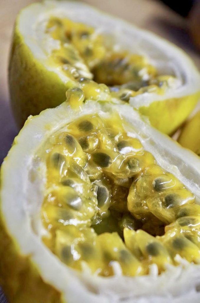 PREMIUM VIETNAMESE PASSION FRUIT – 10KG PACKING, TCVN COMPLIANCE SUBJECT TO VERIFICATION, COMPETITIVE WHOLESALE PRICES FROM VIETNAM MANUFACTURERS 4